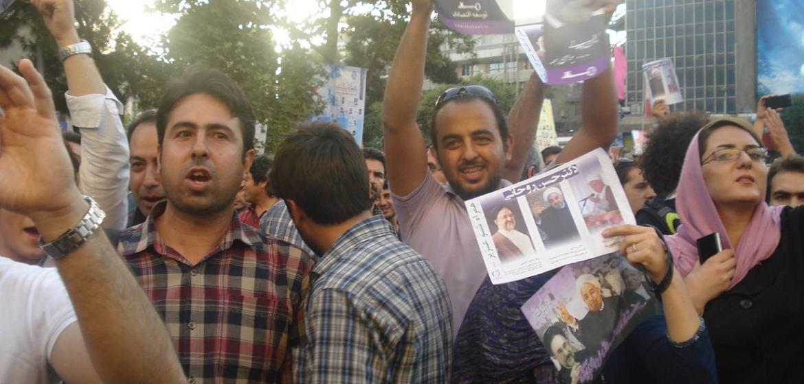 Unterstützer Rouhanis bei einer Kundgebung vor den Wahlen. Foto: CC Tabarez2