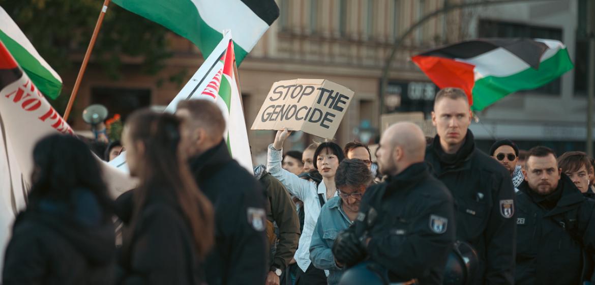 Eine pro-palästinensische Demonstration in Berlin. Foto: Montecruz Foto, CC BY-SA 3.0, https://commons.wikimedia.org/w/index.php?curid=139353517.