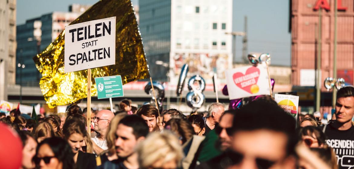 Unteilbar-Demo mit 250.000 Teilnehmenden in Berlin (2018). Foto: Andi Weiland | www.andiweiland.de CC BY-NC 2.0