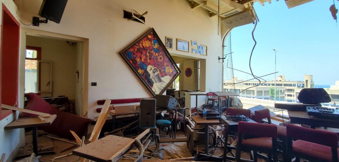 Das Café Madame Om nach der Explosion vom 4. August. Foto: Madame Om