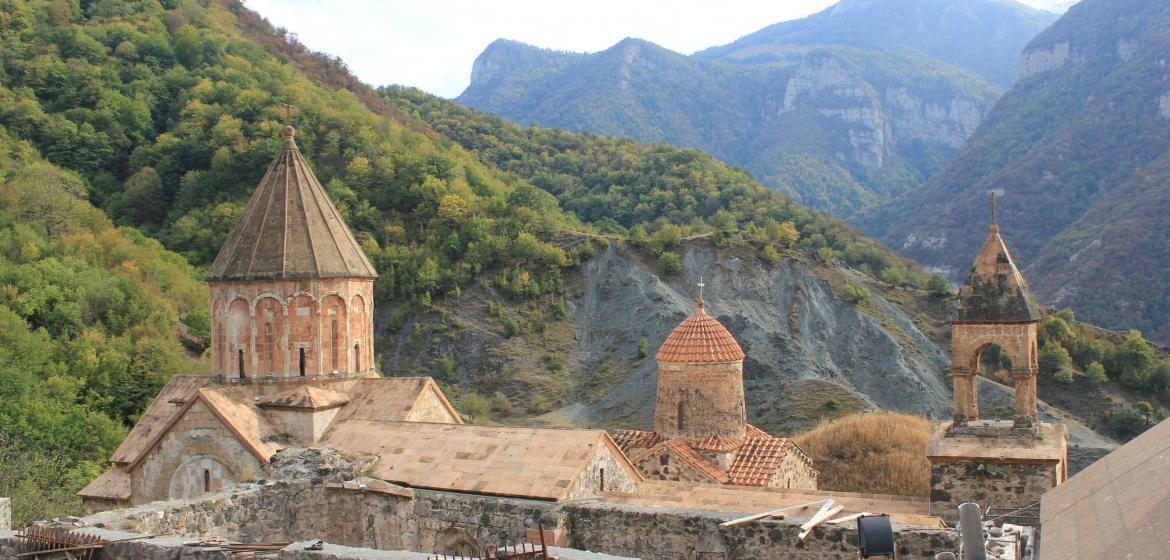 Kloster Dadivank in Bergkarabach. Seit dem Waffenstillstand vom Dezember 2020 steht es unter der Verwaltung Aserbaidschans. Bild: Julian Nyča for Wikimedia Commons