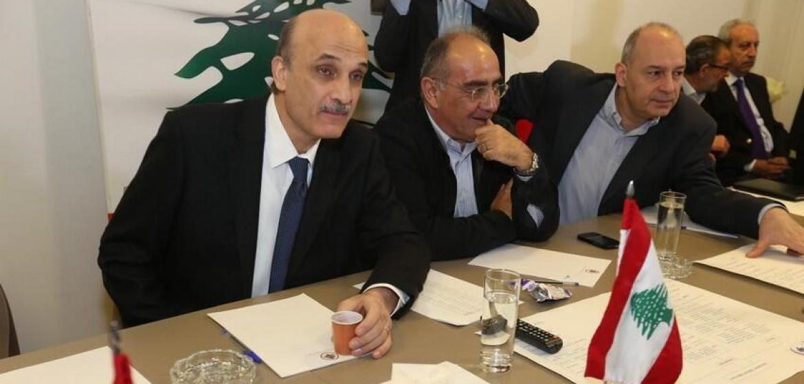 Samir Geagea (l.) wartet auf den Ausgang der ersten Runde der Präsidentschaftswahlen. Bild: Samir Geageas Twitter-Account @DrSamirGeagea (https://twitter.com/DRSAMIRGEAGEA/status/458893910715023361)