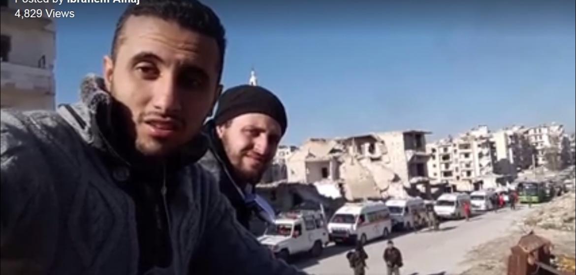 Ibrahim Abu Laith (links) und ein Begleiter bei ihrer letzten Botschaft aus Aleppo. (Facebook-Screenshot)