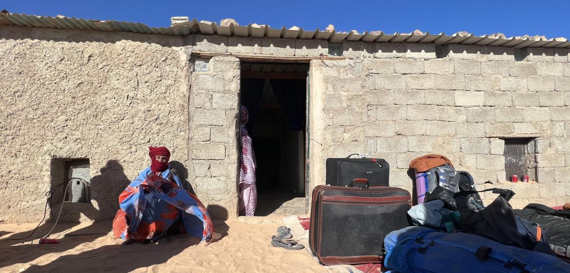 Auf gepackten Koffern. Ein Sahrawi im Geflüchtetenlager El Aioun in Algerien. Foto: David Fuchs