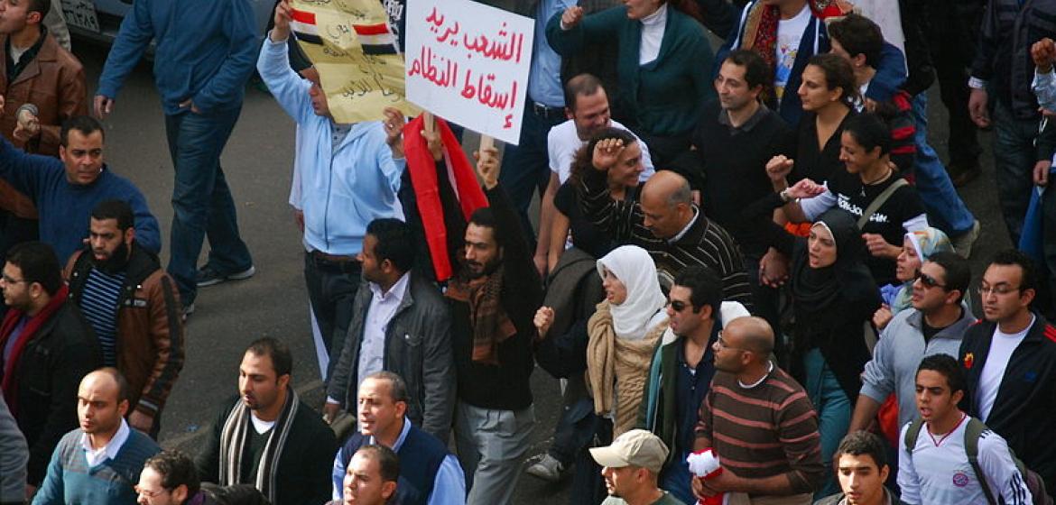 "The people demand the downfall of the regime". Photo: Mariam Soliman/Flickr (https://www.flickr.com/photos/98448529@N06/9216820981/, CC BY-NC-SA 2.0)