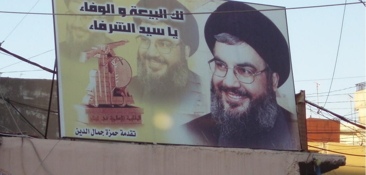 Hat da mal was ausgeplaudert: Hisbollah-Generalsekretär Hassan Nasrallah, hier auf einem Poster im libanesischen Baalbek. Photo: David Holt/Flickr (https://flic.kr/p/75q3go, CC BY 2.0)