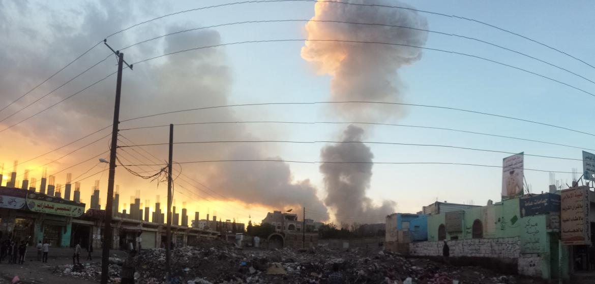 Luftangriff in Sanaa, Jemen, am 11. Mai 2015. Foto: Ibrahem Qasim/Flickr (cc-by-sa 2.0)