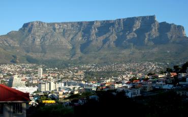 Blick auf Kapstadts Innenstadt und den Tafelberg. Bild: Julia Jaki (C), 2014