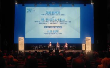Ehud Olmert und Nasser al-Kidwa bei der Haaretz-Konferenz in Berlin. Bild: Henriette Raddatz.