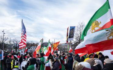 Demonstration für die Wiedereinführung der iranischen Monarchie. Foto: Crannofonix News, via Wikimedia Commons, CC BY-SA 4.0.