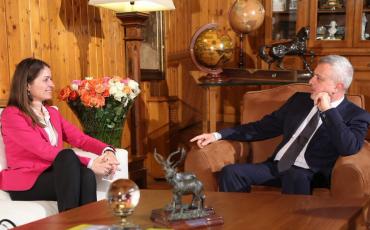Parliert hier der zukünftige Präsident des Libanon mit der EU-Botschafterin Christina Lassen? Sleiman Frangieh am vergangenen Samstag. Foto: Twitter-Account von Sleiman Frangieh, @sleimanfrangieh