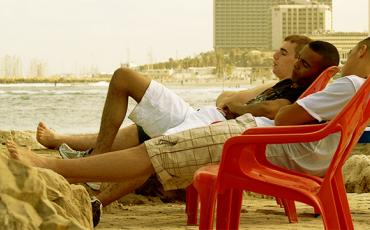 Wir liegen zwar nicht am Strand von Tel Aviv, dennoch machen wir eine Sommerpause. Foto: Tobias Pietsch