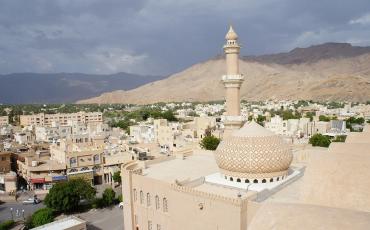 Die Sultan-Qabboos-Moschee in Nizwa, Oman – einst Sitz des Imams und Hauptstadt. Foto: Friedel Merkord