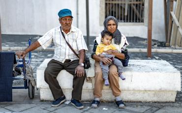 Syrian family in the Basmane district of Izmir, November 2022, photo: Erdal Buldun. 