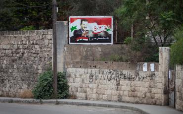 Baschar Al-Assad grüßt von einem Plakat in Tripoli. Der Konflikt um den syrischen Diktator hat mittlerweile den ganzen Libanon im Griff. Bild: Philipp Breu (2012). 