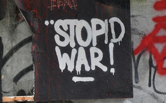 "Stop War" Graffiti. Photo: Peter Steiner, Unsplash