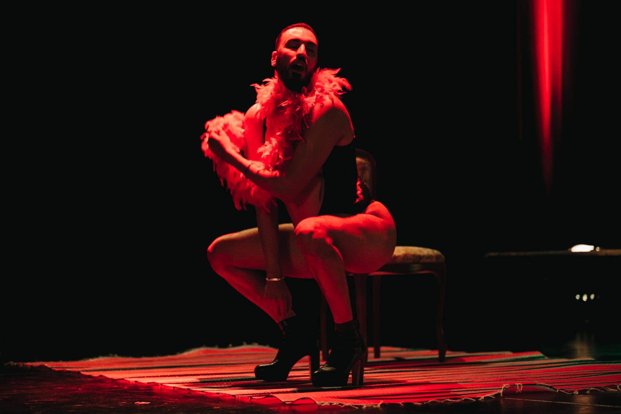 Performance von Sadiqa El Kahal; Credit Anna Wyszomierska