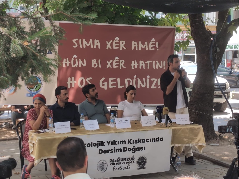 Panel-Diskussion zum Thema „Dersim’s Natur in der Zange ökologischer Zerstörung“.