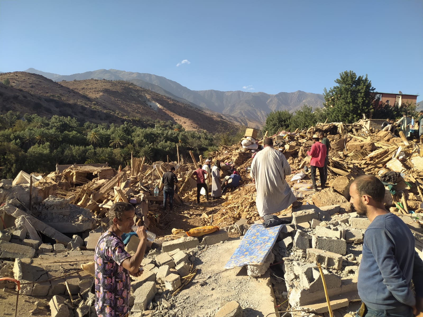 In der ländlichen Gemeinde Tafingoult in der Provinz Taroudant leben fast 7.000 Menschen. Viele von ihnen haben Familienmitglieder und ihr Zuhause verloren. Foto: Abdellah Elbouzidi