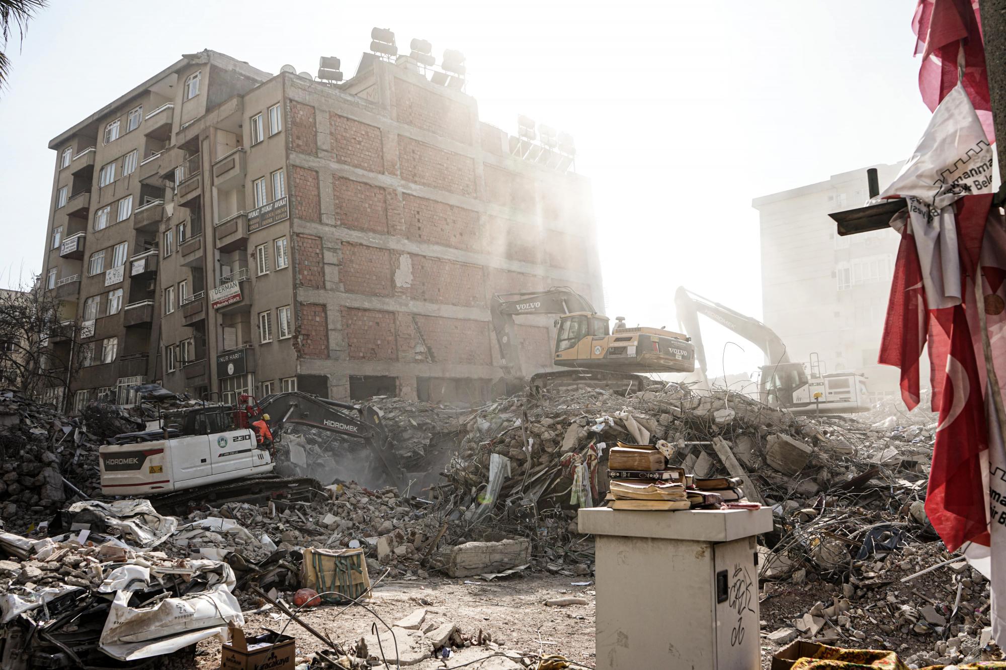 Zusammengestürzte Gebäude, Maraş kurz nach dem 6. Februar 2023. Foto: Erlent Karadoruk